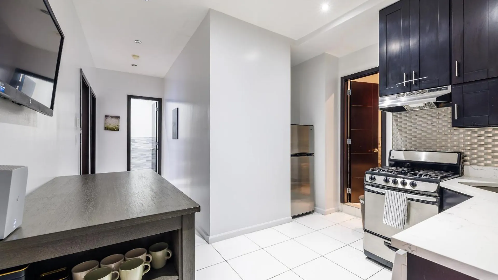 Enjoy Easy Access To The Heart Of Uws Daire New York ABD
