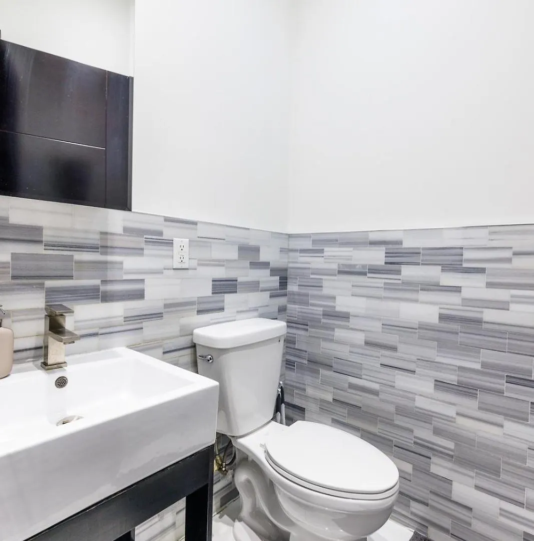 Enjoy Easy Access To The Heart Of Uws Daire New York