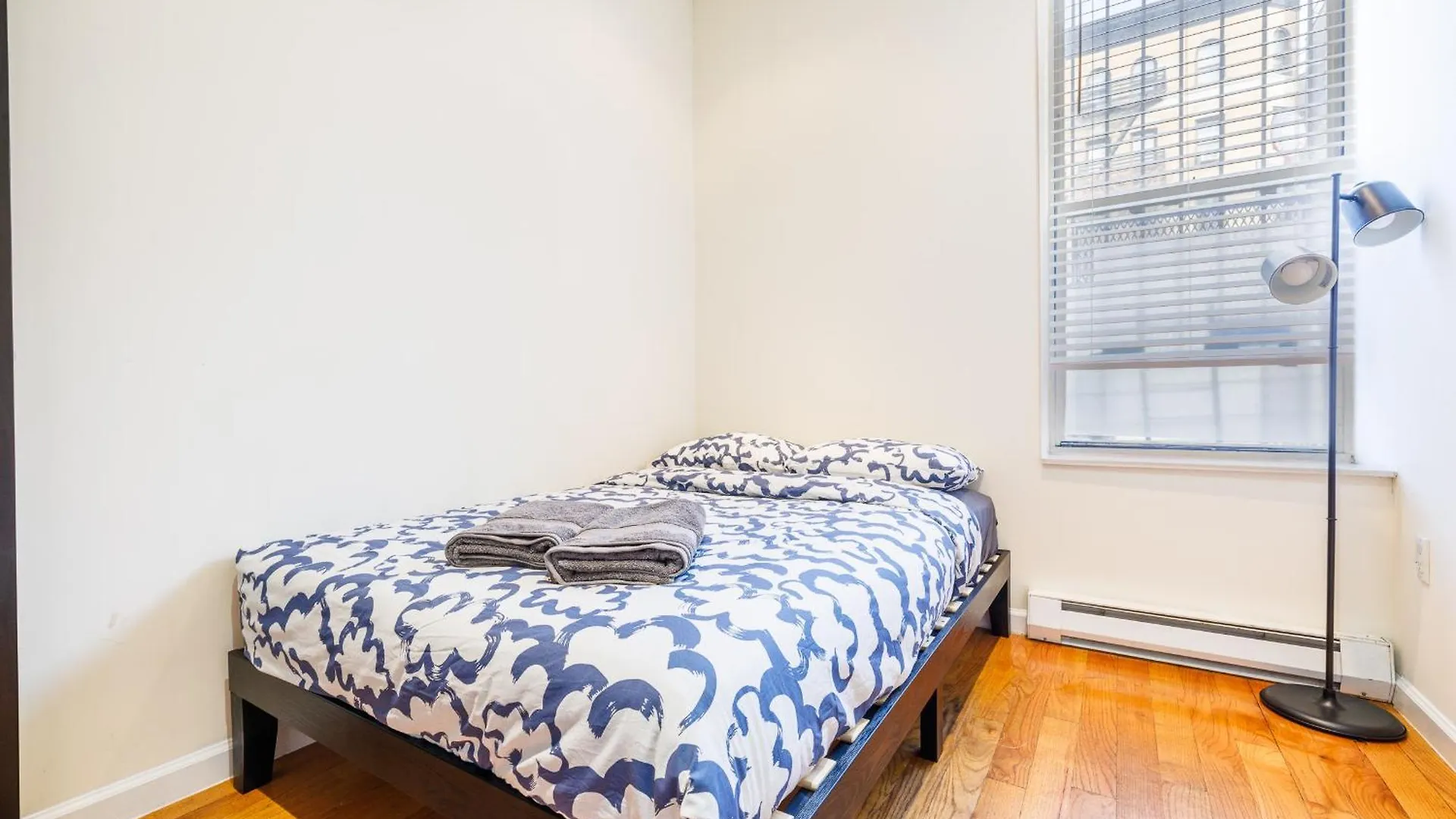 Enjoy Easy Access To The Heart Of Uws Daire New York